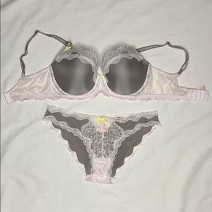 Victoria’s Secret Dream Angels Demi Bra & Cheekini